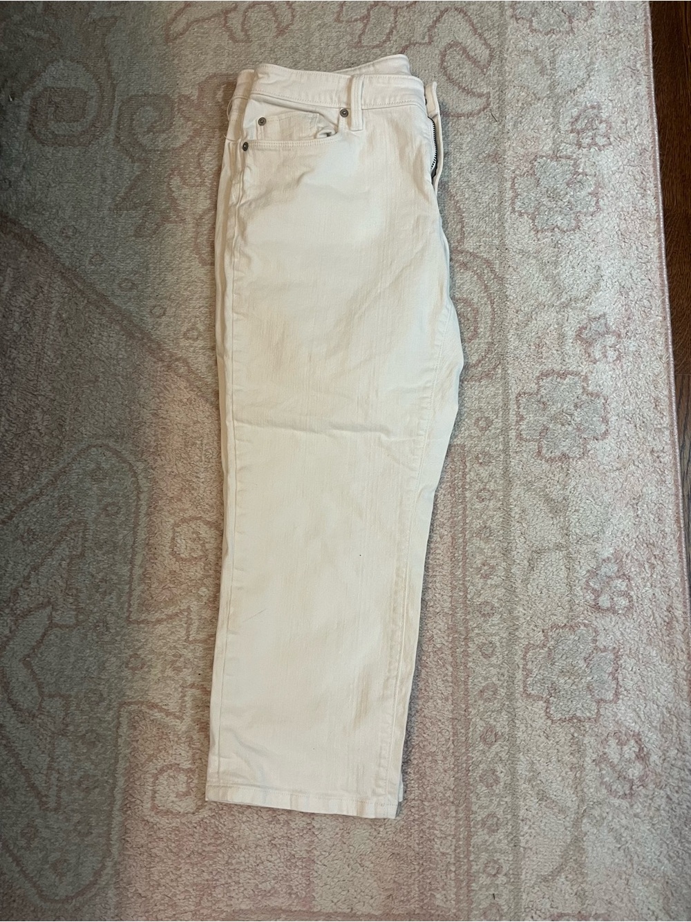 Loft White Curvy Crop Jeans!